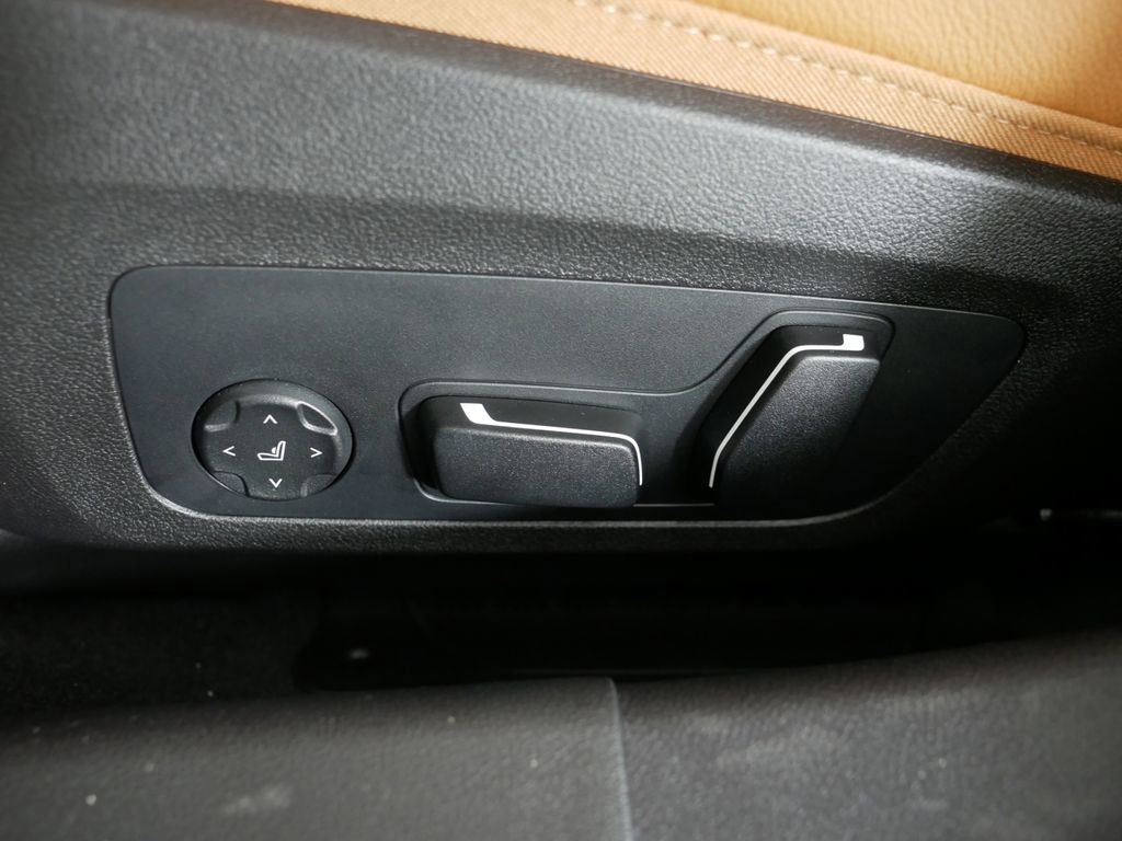 Thumbnail: 2025 BMW 3 Series - 37