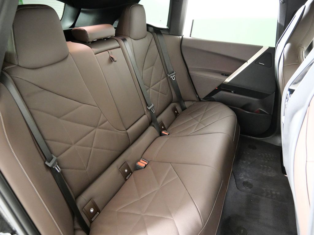 Thumbnail: 2023 BMW iX - 31