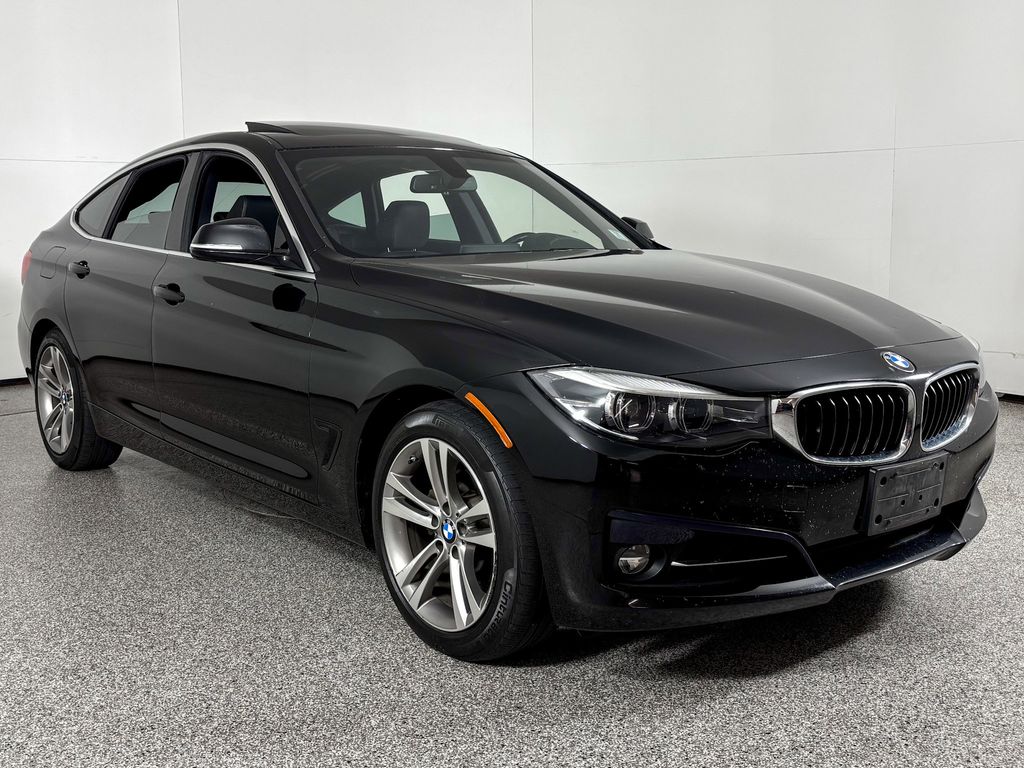 Thumbnail: 2018 BMW 3 Series - 4
