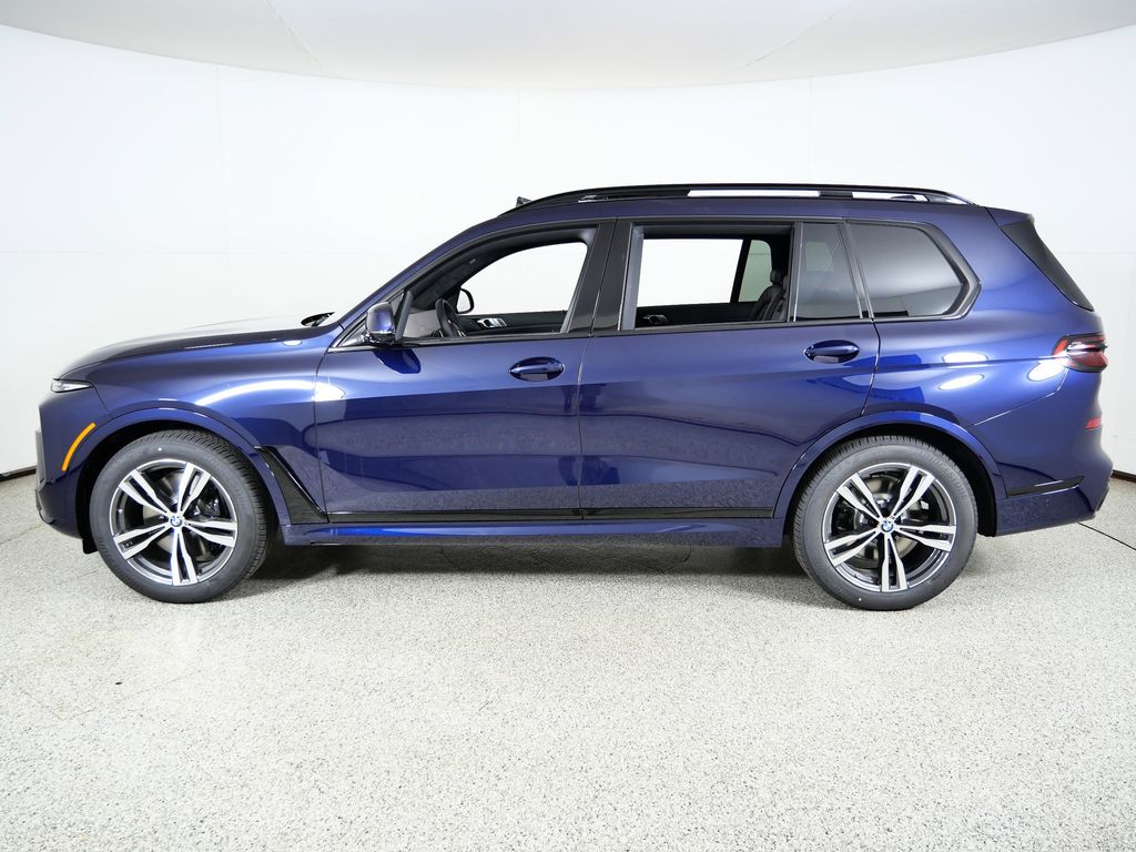 Thumbnail: 2026 BMW X7 - 15