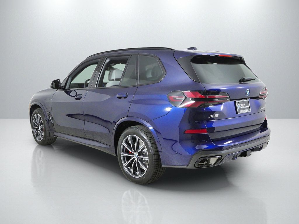 Thumbnail: 2026 BMW X5 - 14