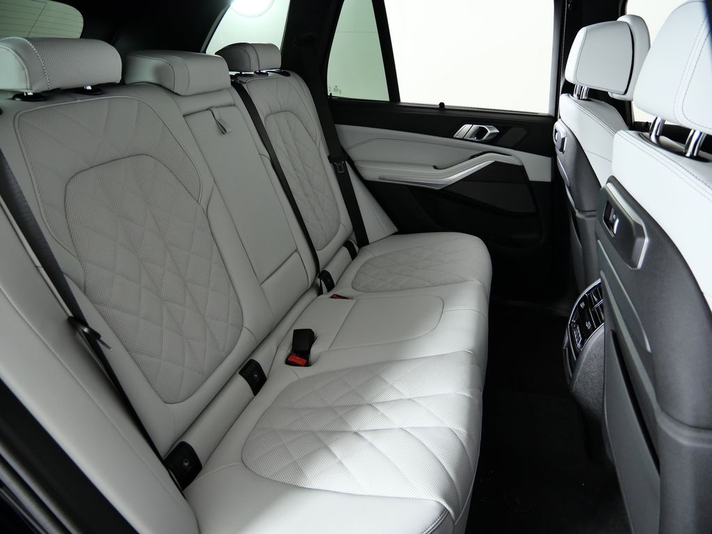 Thumbnail: 2026 BMW X5 - 27