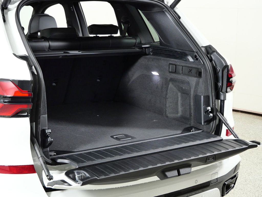 Thumbnail: 2026 BMW X5 - 29