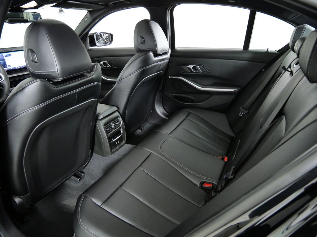 Thumbnail: 2026 BMW 3 Series - 30