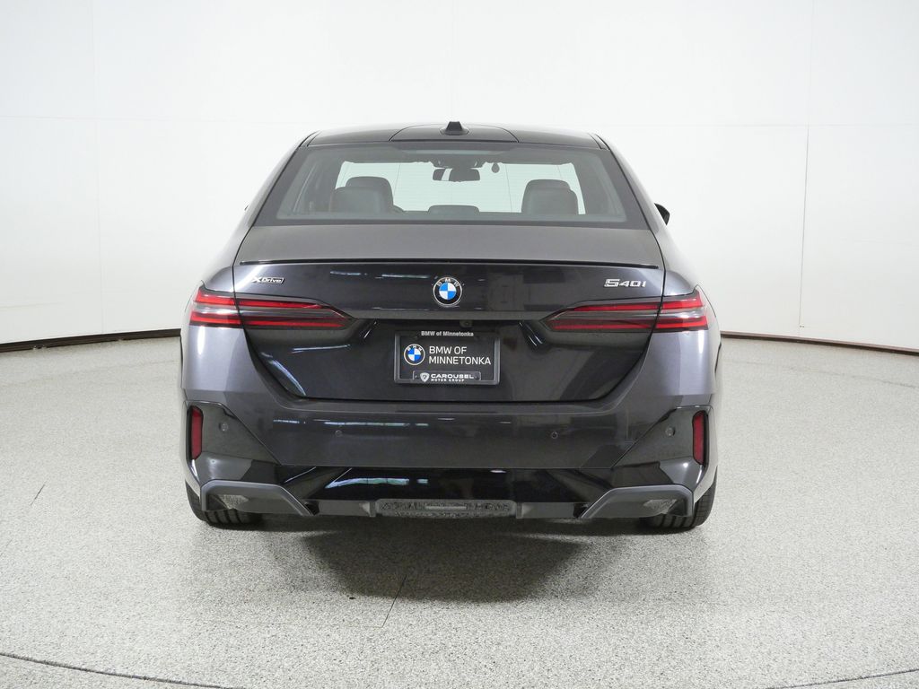 Thumbnail: 2026 BMW 5 Series - 11