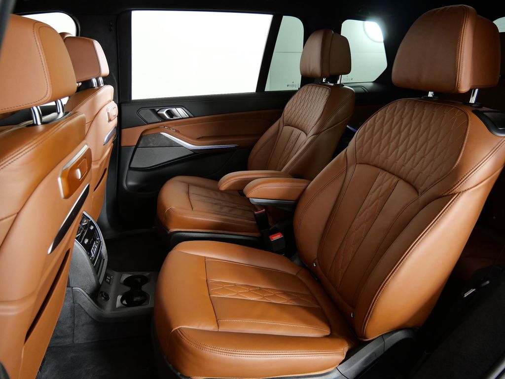 Thumbnail: 2025 BMW X7 - 36