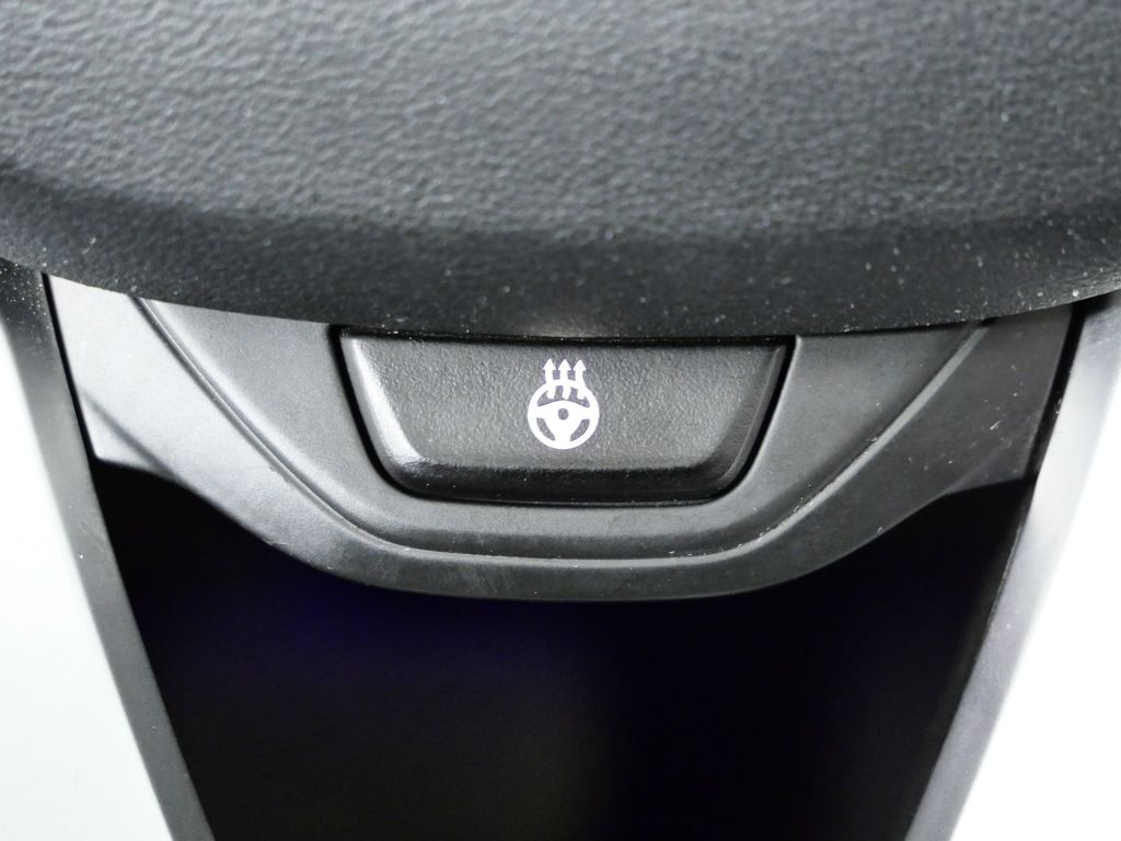 Thumbnail: 2022 BMW 3 Series - 42