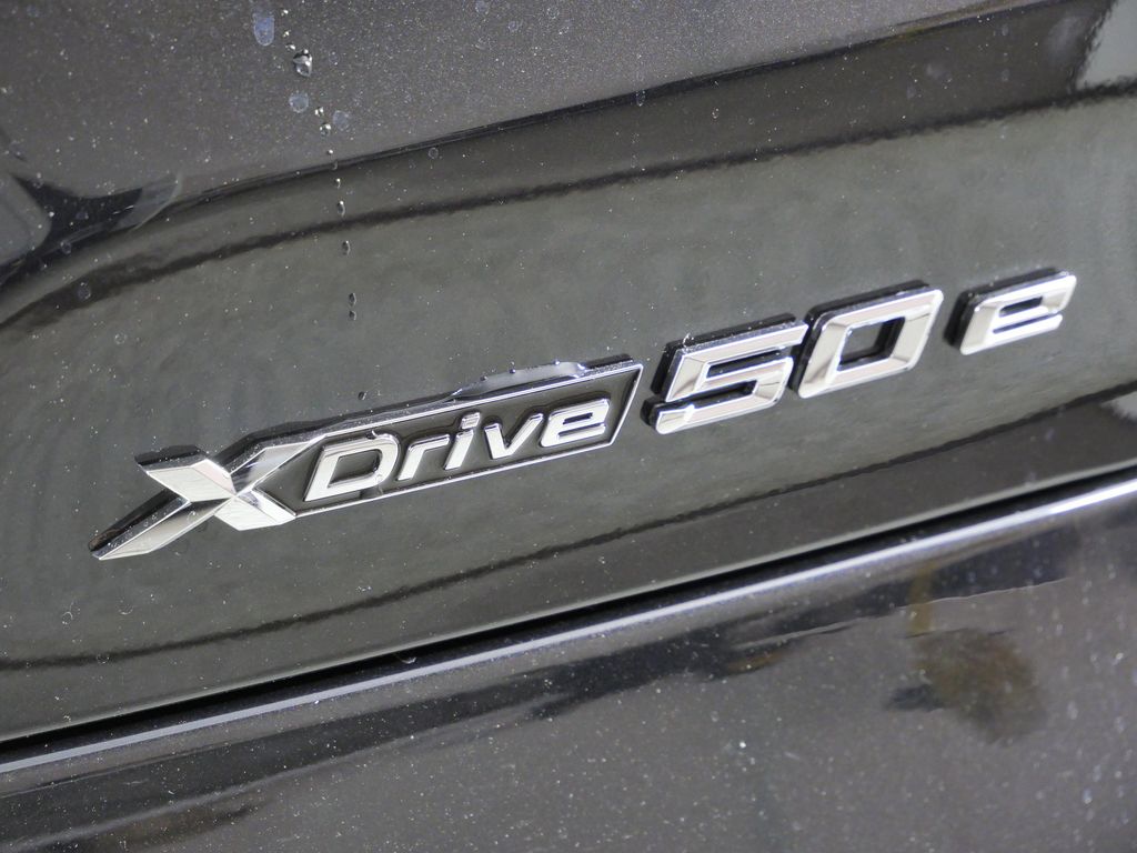 Thumbnail: 2026 BMW X5 - 12