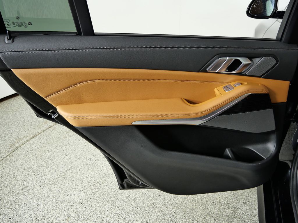 Thumbnail: 2020 BMW X7 - 31