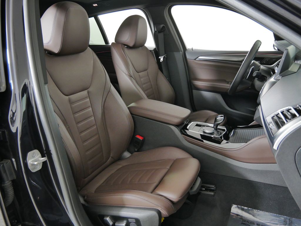 Thumbnail: 2023 BMW X4 - 26