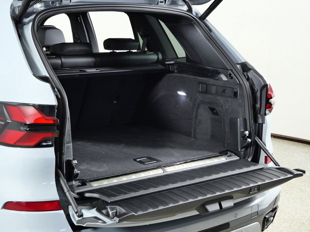 Thumbnail: 2026 BMW X5 - 29