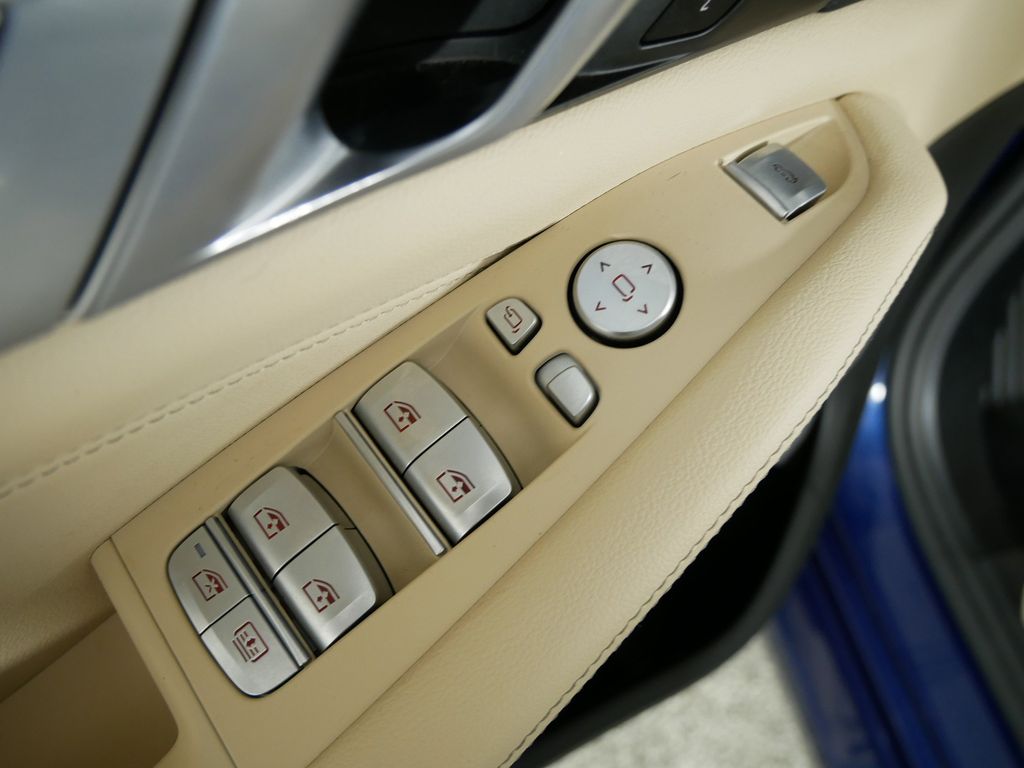 Thumbnail: 2021 BMW X7 - 35
