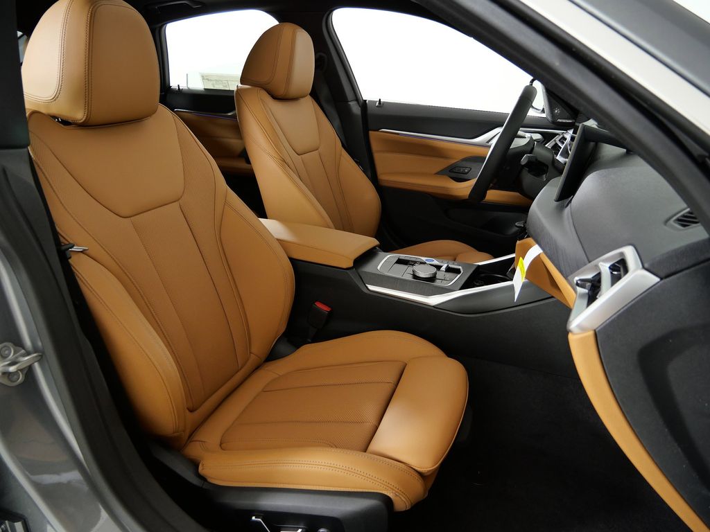 Thumbnail: 2026 BMW i4 - 21