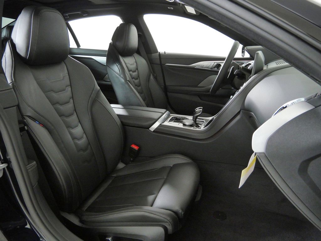 Thumbnail: 2026 BMW 8 Series - 21