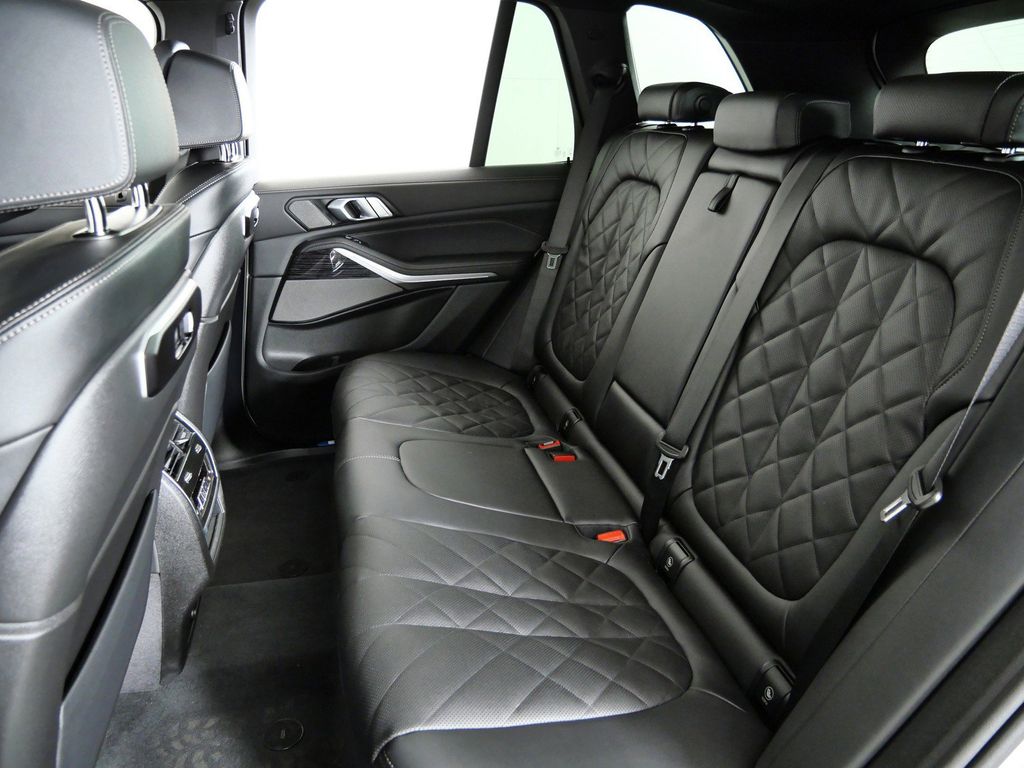 Thumbnail: 2026 BMW X5 - 33