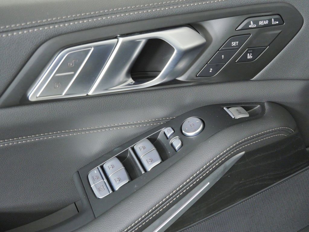 Thumbnail: 2022 BMW X7 - 43