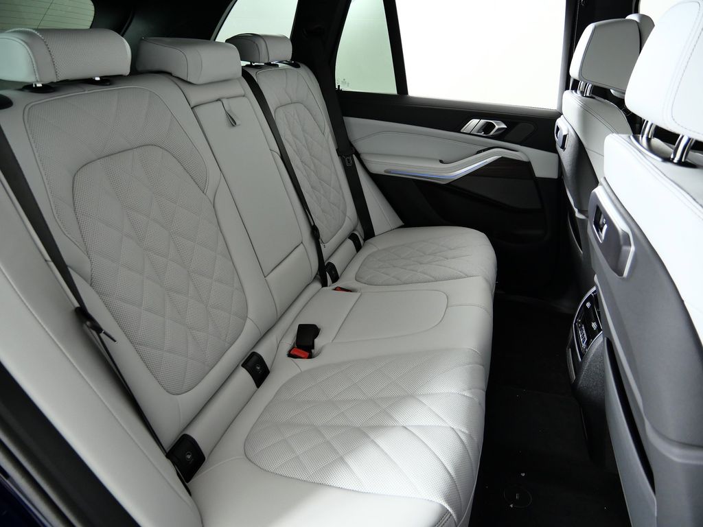 Thumbnail: 2026 BMW X5 - 27