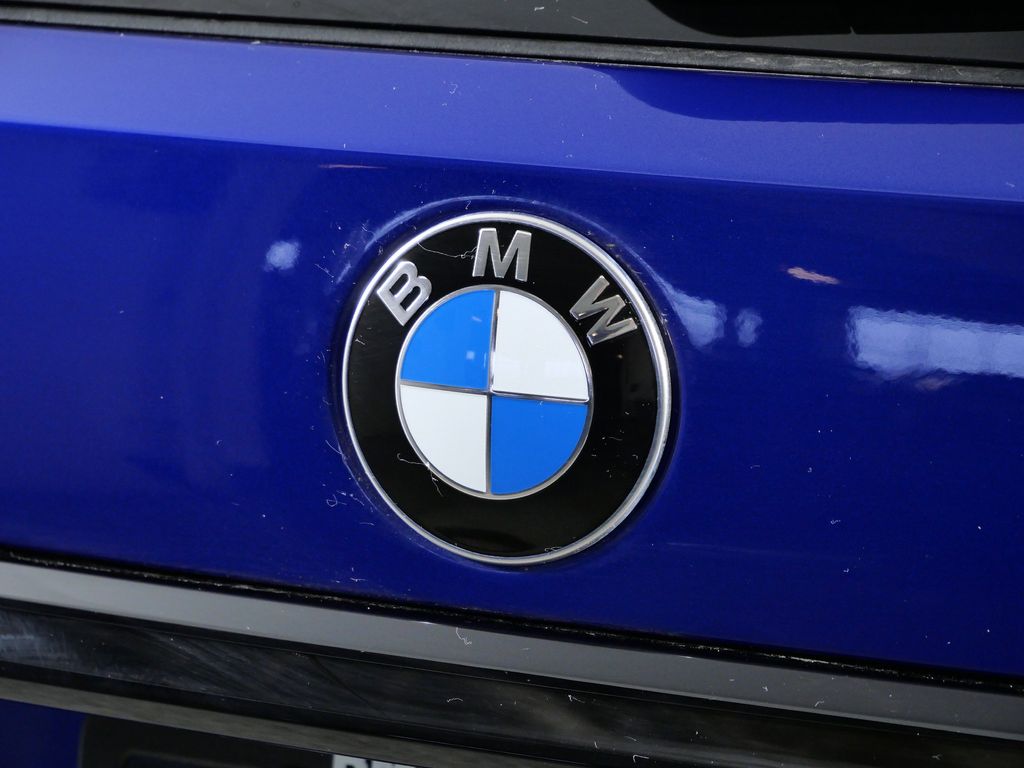 Thumbnail: 2026 BMW X7 - 11