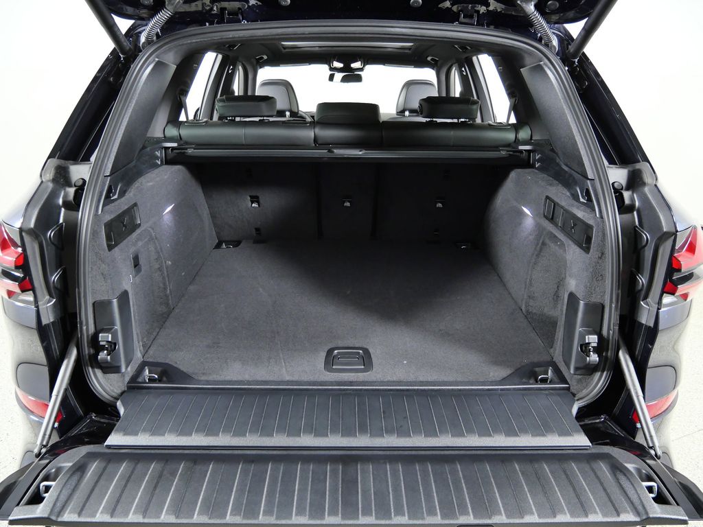 Thumbnail: 2026 BMW X5 - 28