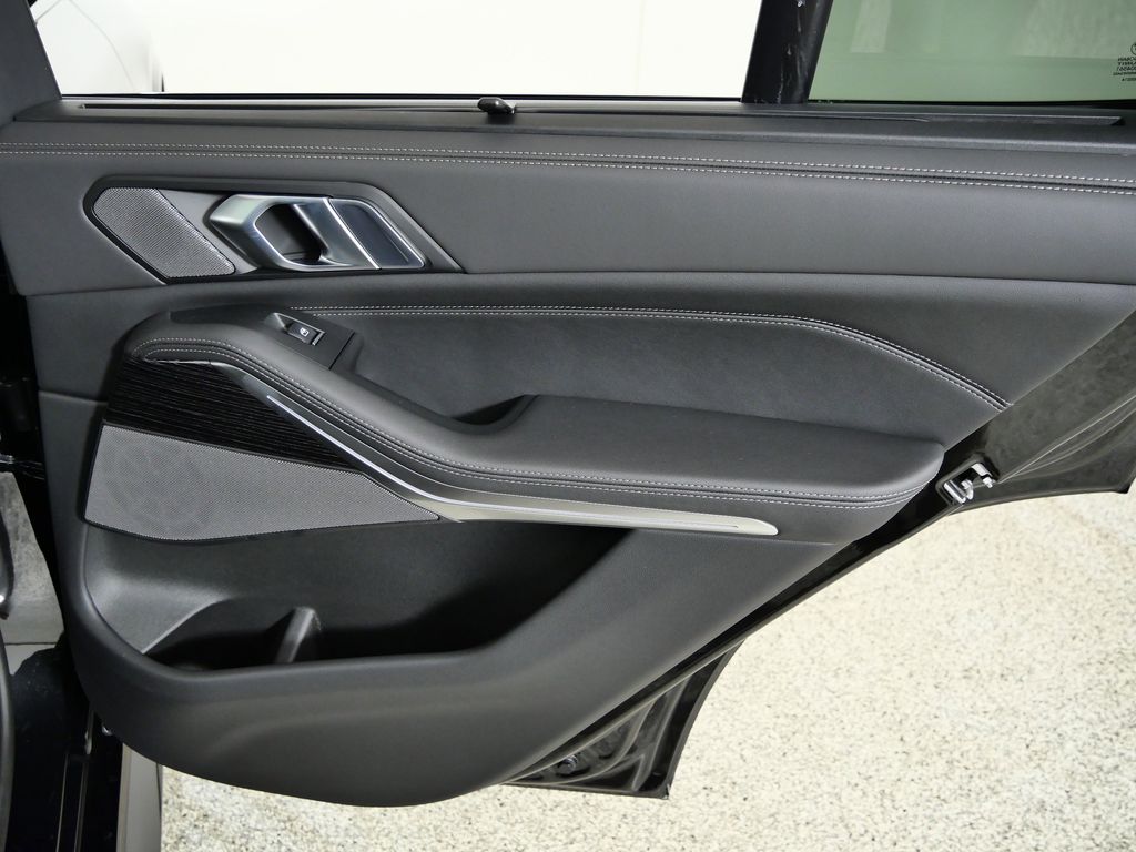 Thumbnail: 2026 BMW X5 - 25