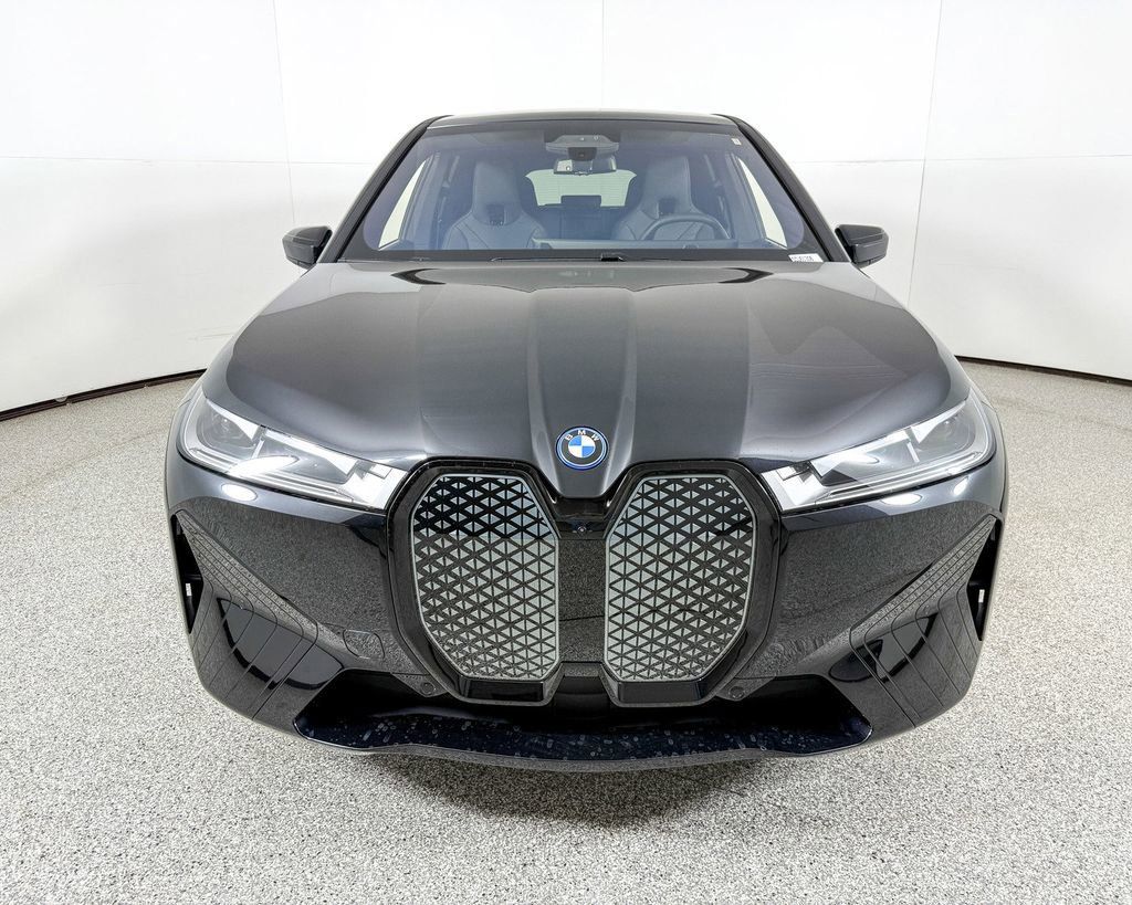Thumbnail: 2025 BMW iX - 8