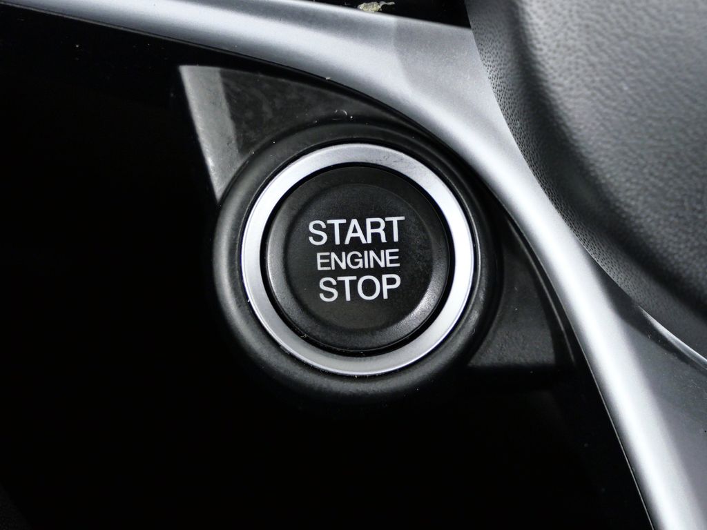 Thumbnail: 2017 Alfa Romeo Giulia - 42