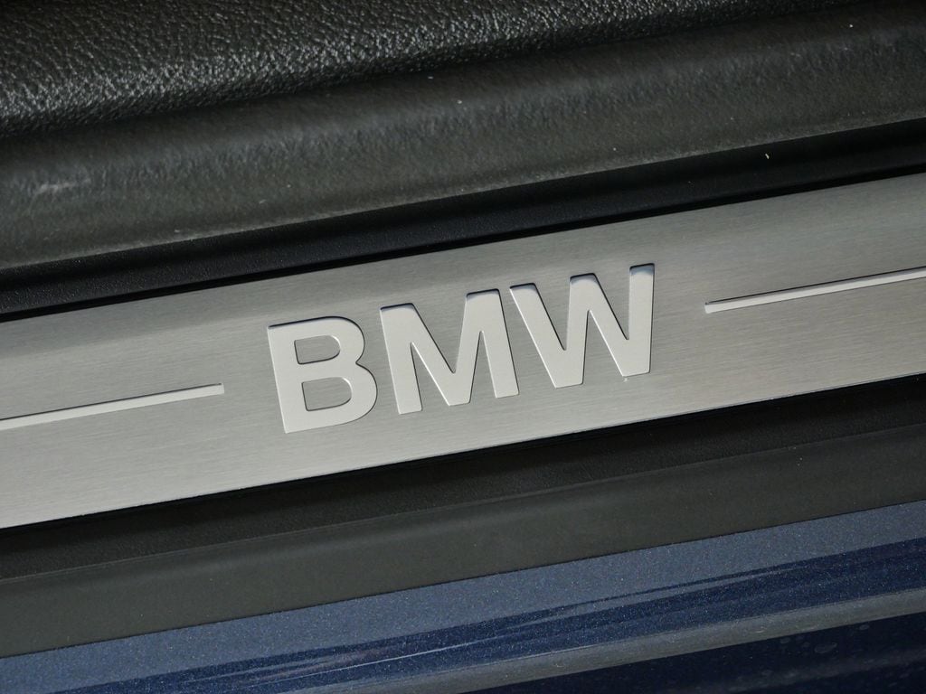 Thumbnail: 2025 BMW 3 Series - 23