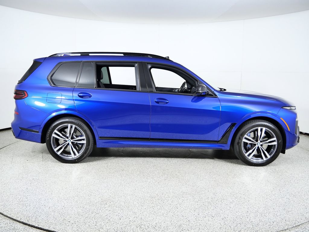 Thumbnail: 2025 BMW X7 - 10