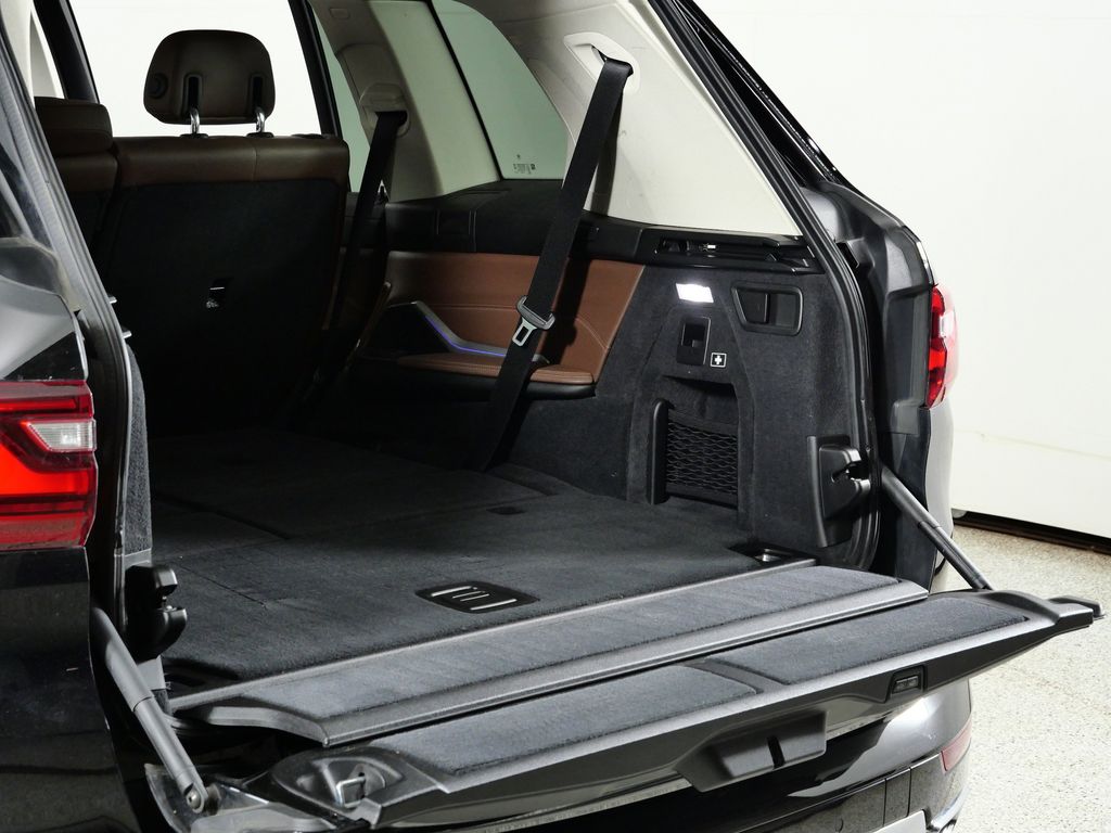 Thumbnail: 2020 BMW X7 - 29