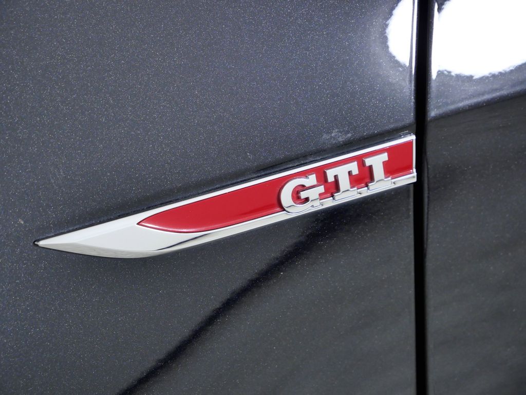 Thumbnail: 2021 Volkswagen Golf - 14