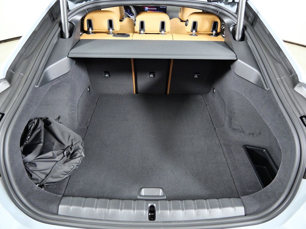 Thumbnail: 2026 BMW i4 - 27