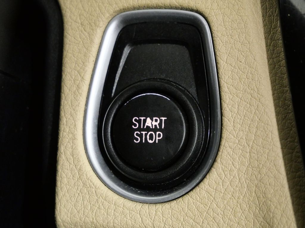 Thumbnail: 2017 BMW 3 Series - 44