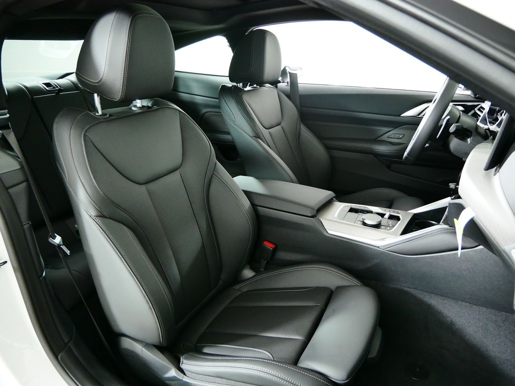 Thumbnail: 2026 BMW 4 Series - 22