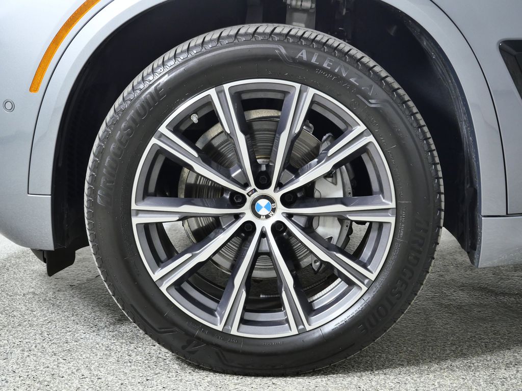 Thumbnail: 2025 BMW X5 - 21