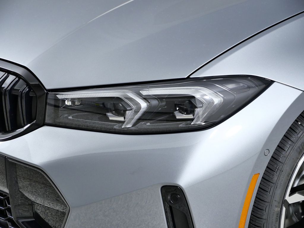 Thumbnail: 2026 BMW 3 Series - 3