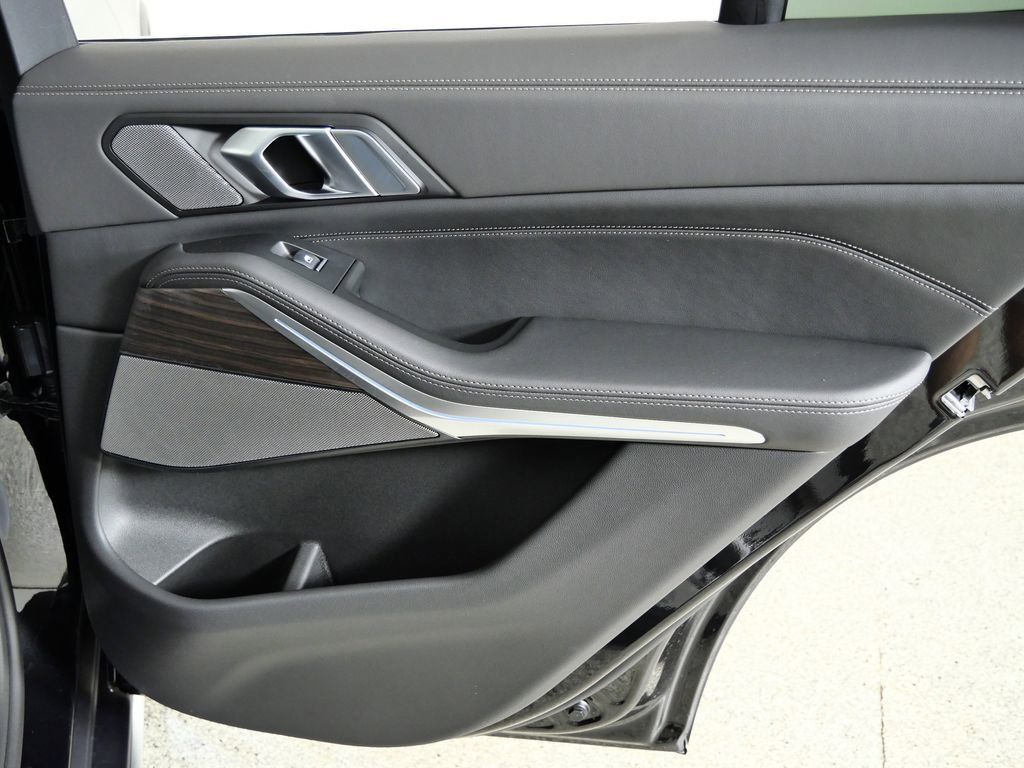 Thumbnail: 2026 BMW X5 - 27