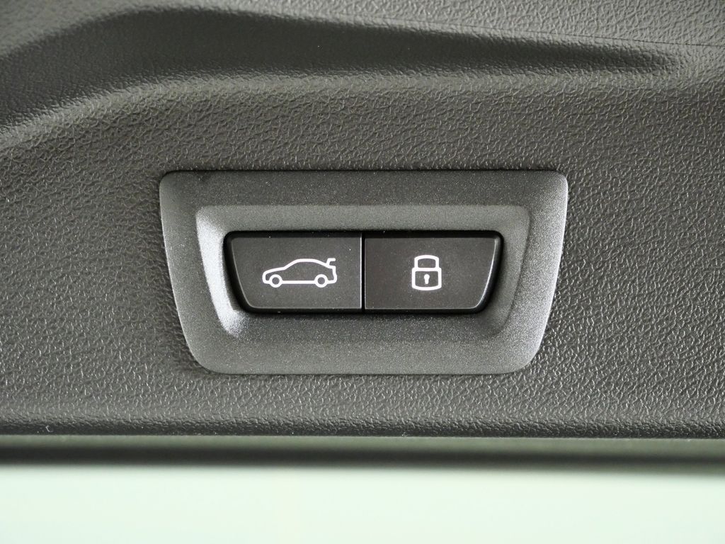 Thumbnail: 2026 BMW X5 - 30