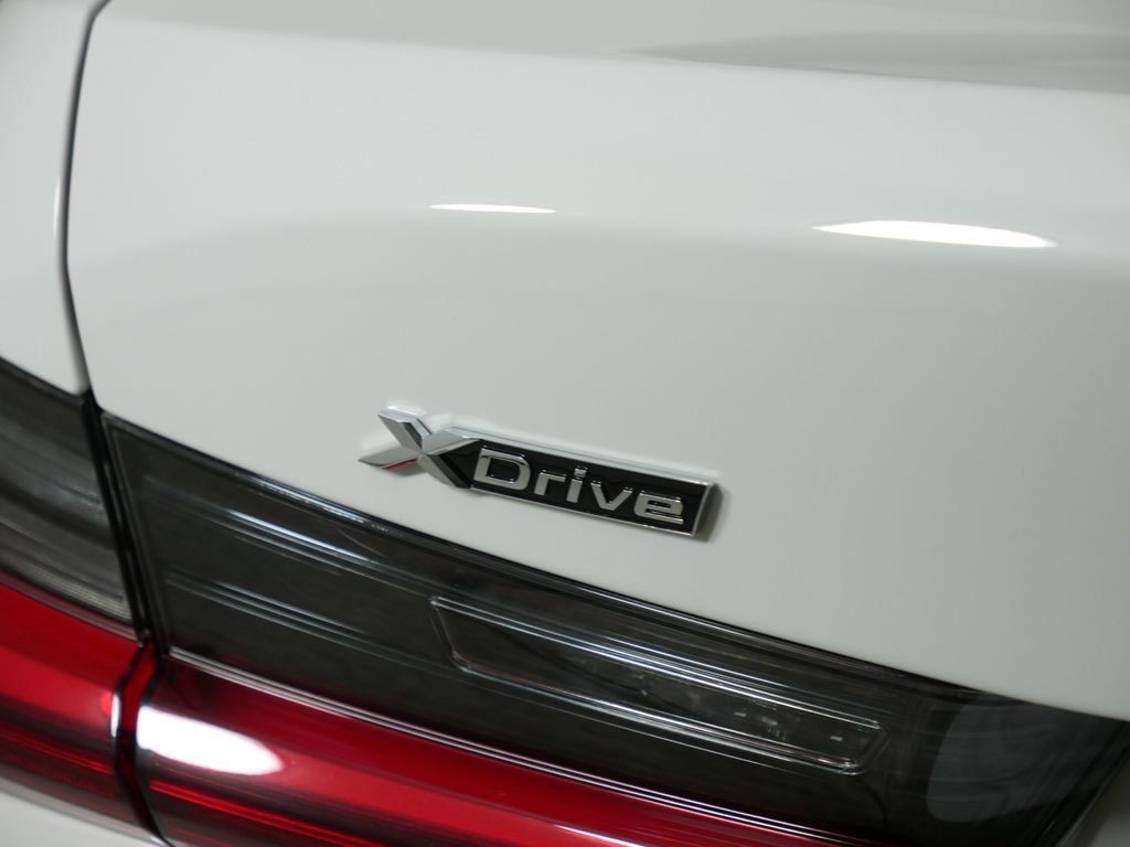 Thumbnail: 2025 BMW 3 Series - 14