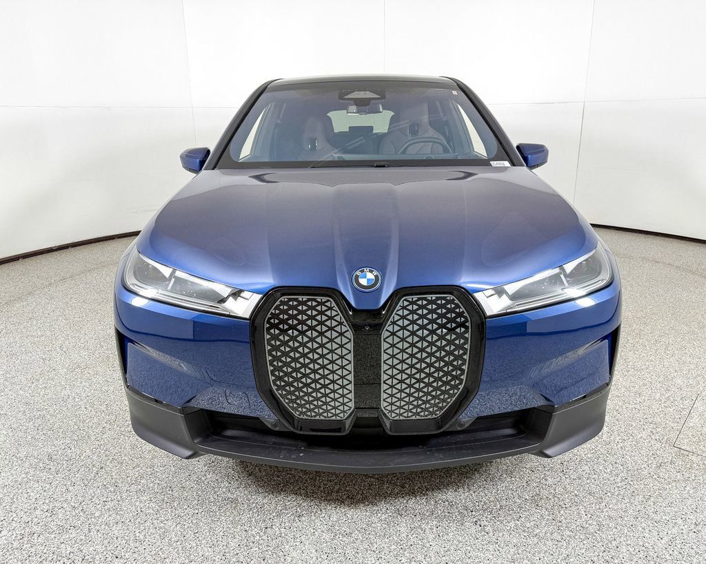 Thumbnail: 2025 BMW iX - 8