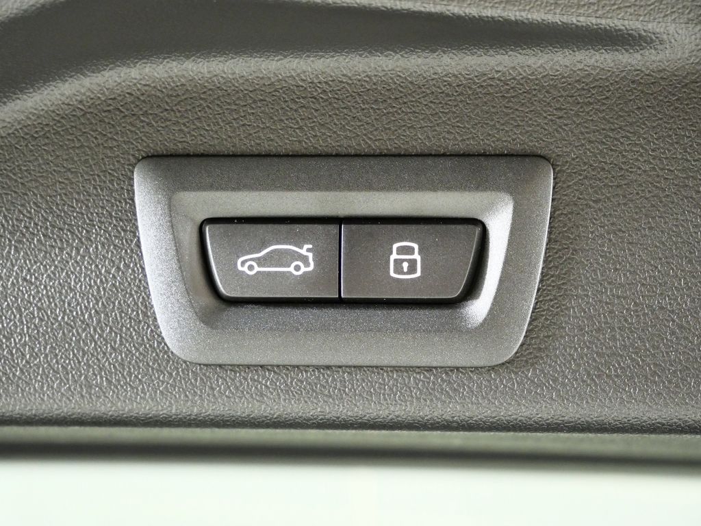 Thumbnail: 2026 BMW X5 - 30