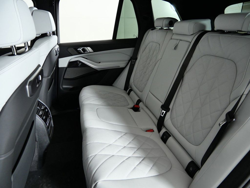 Thumbnail: 2026 BMW X5 - 33
