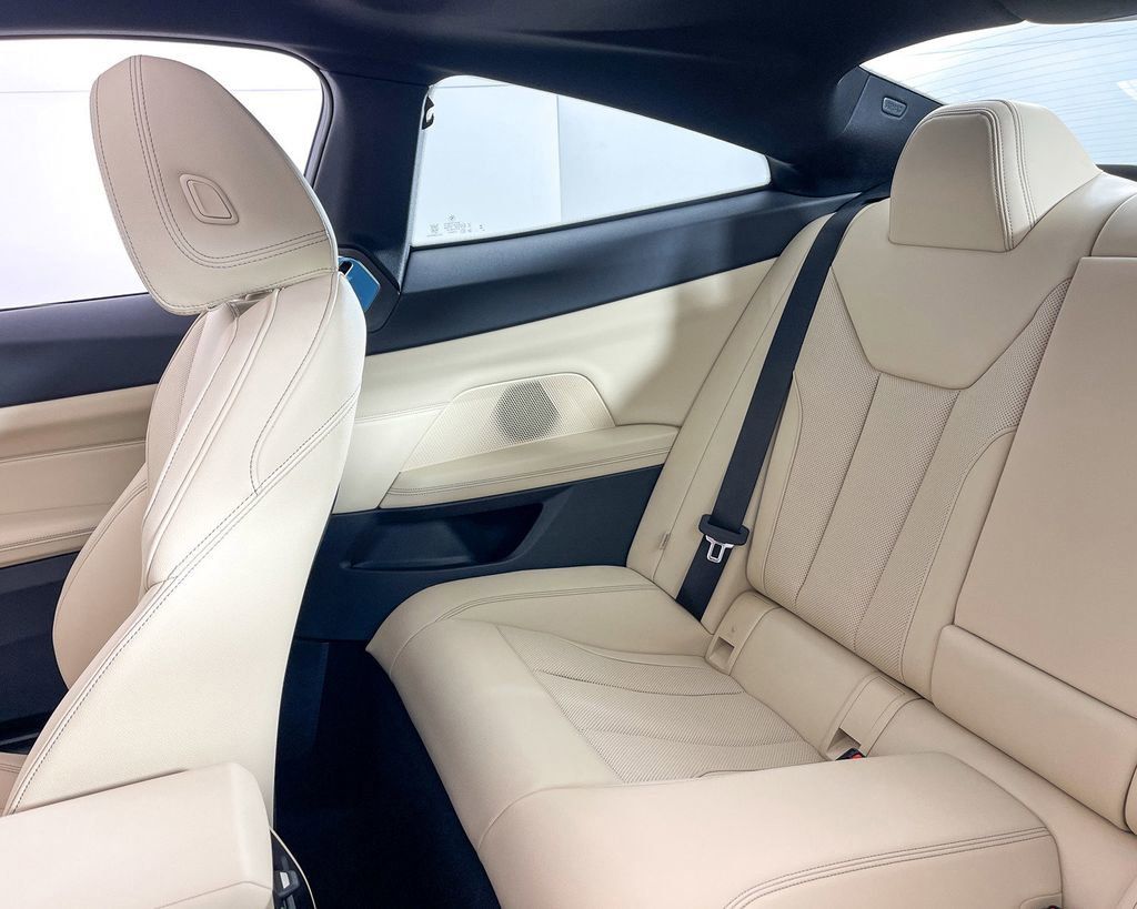 Thumbnail: 2025 BMW 4 Series - 31