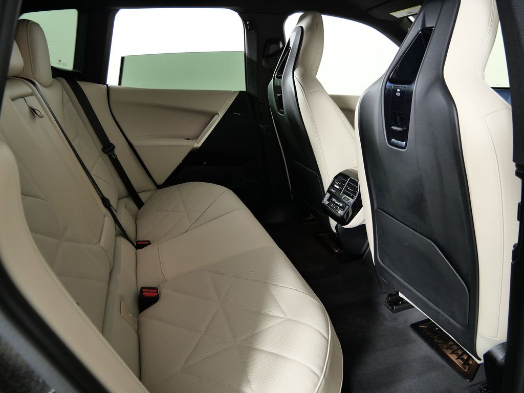 Thumbnail: 2025 BMW iX - 30