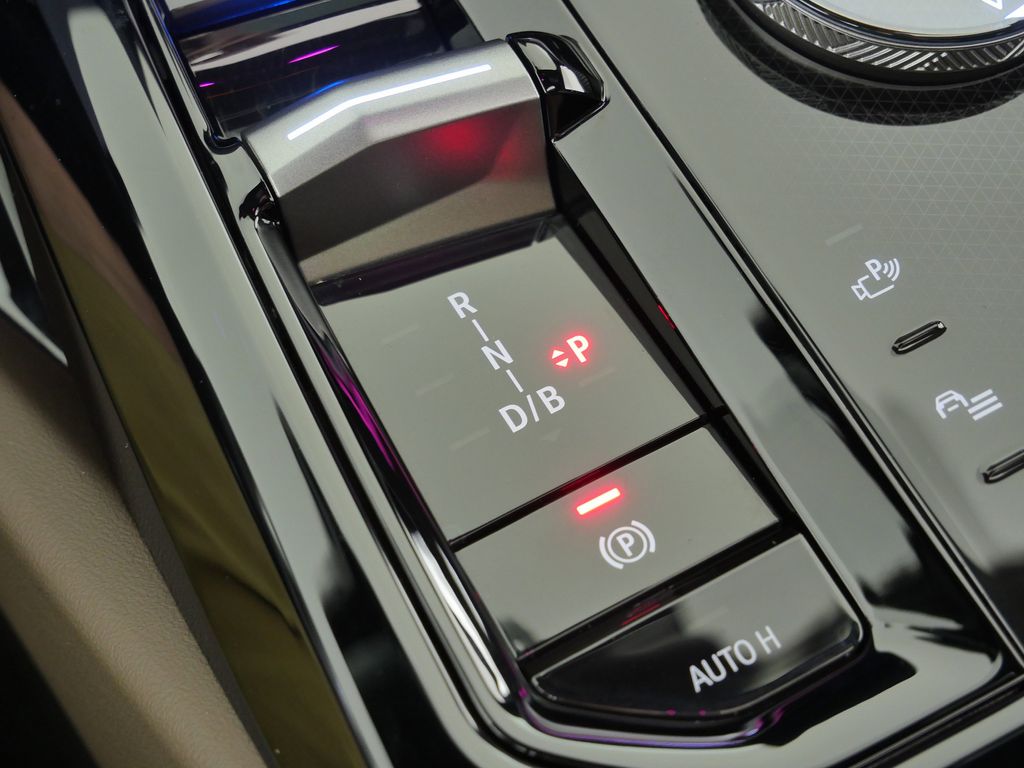 Thumbnail: 2026 BMW i5 - 50