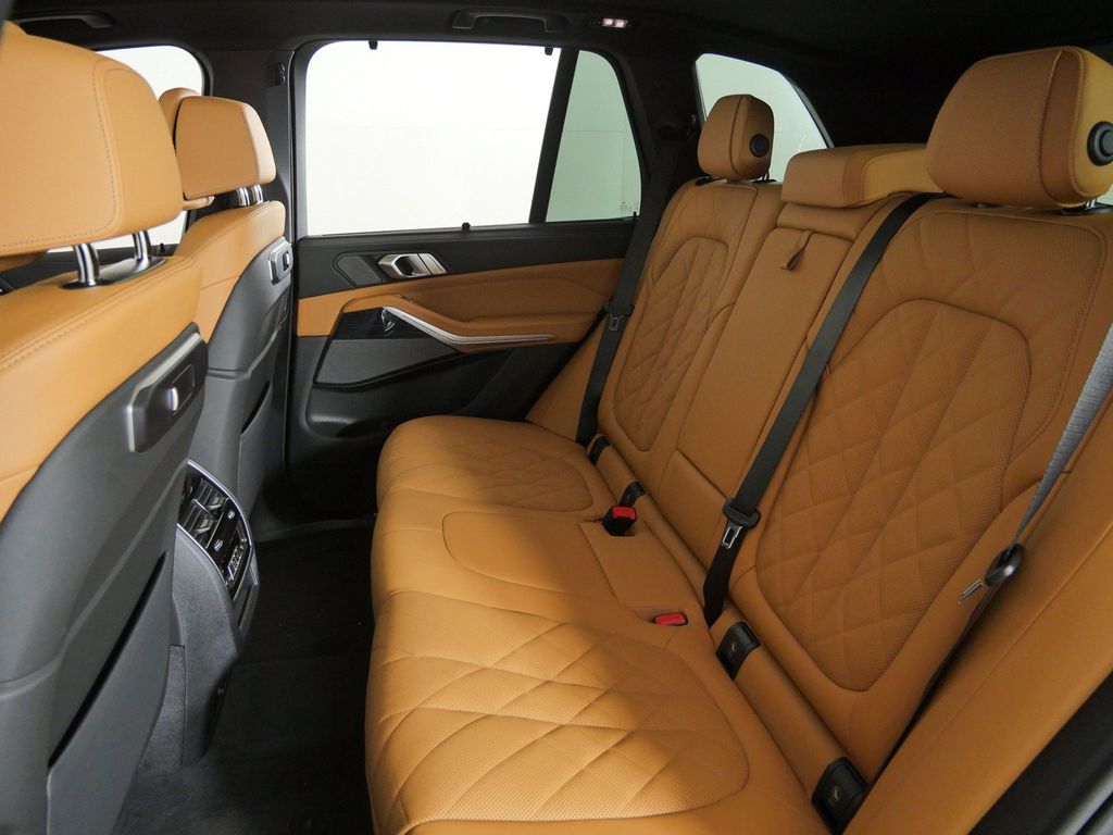 Thumbnail: 2026 BMW X5 - 33