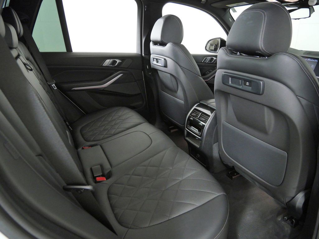 Thumbnail: 2023 BMW X5 - 30