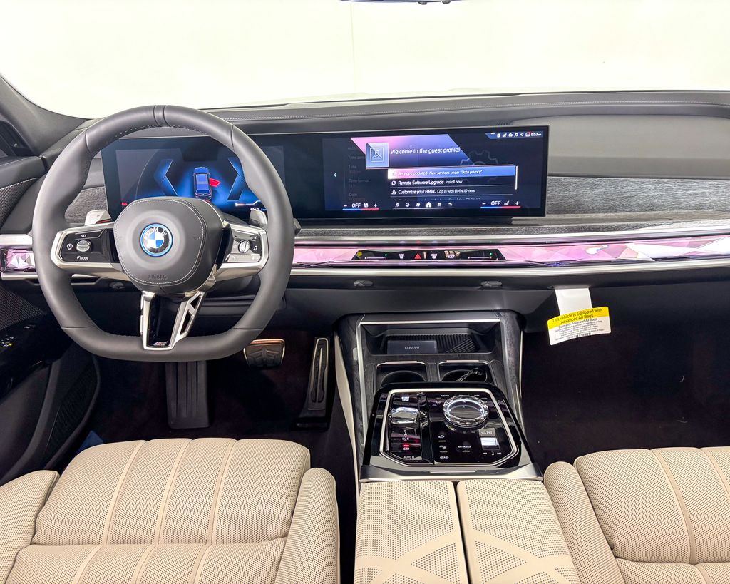 Thumbnail: 2025 BMW 7 Series - 25