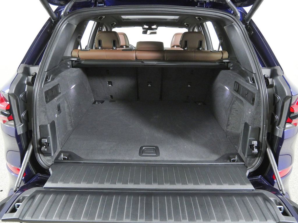 Thumbnail: 2026 BMW X5 - 28