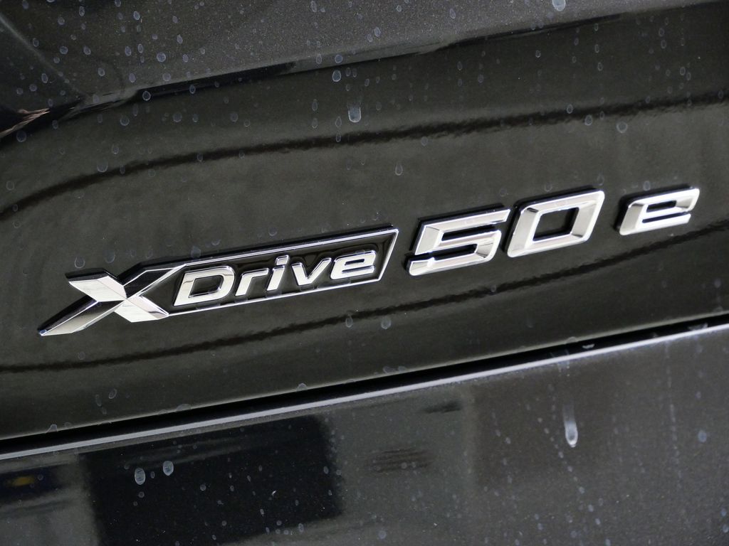 Thumbnail: 2026 BMW X5 - 12