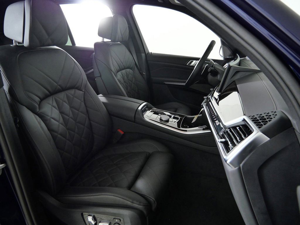 Thumbnail: 2026 BMW X5 - 22